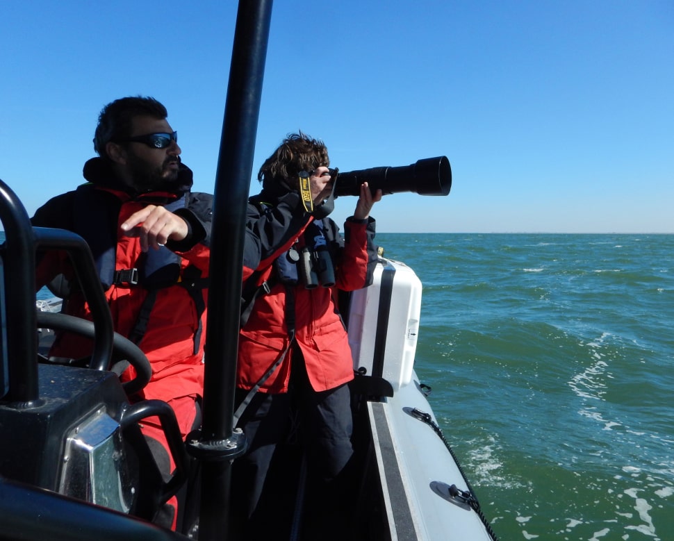 Agents du Parc naturel marin des estuaires picards et de la mer d'Opale à bord du Septentrion. Crédit photo : Sylvain Dromzée / OFB