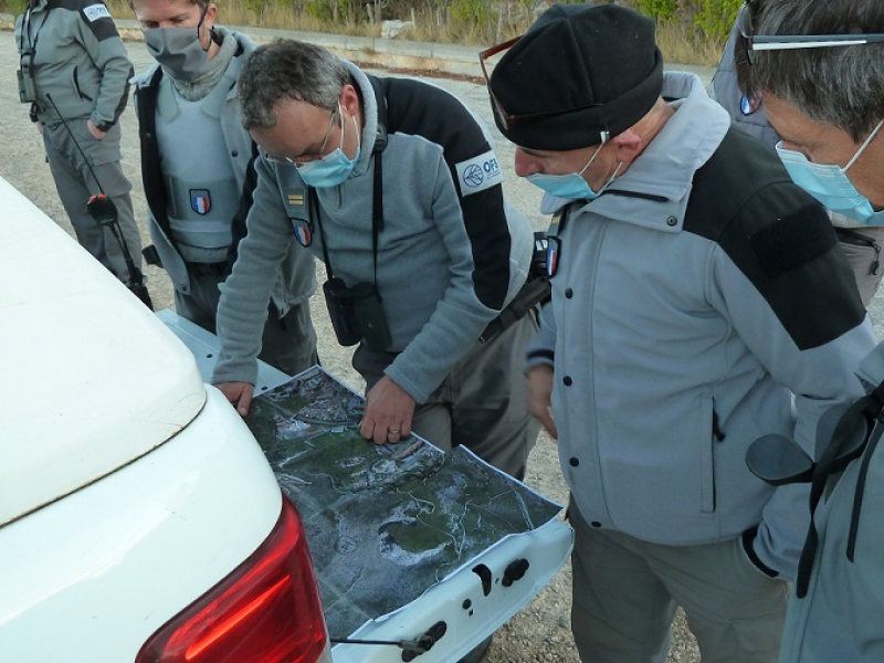 Les agents de l’OFB ont organisé récemment une vaste opération de contrôle dans les Alpes-de-Haute-Provence. L’objectif premier de cette action : faire respecter les règles de sécurité à la chasse. Crédits : Concha Agero / Office français de la biodiversité