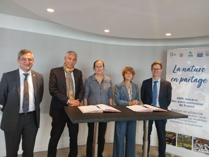 Comité annuel 2025 en présence de Philippe Puydarrieux, directeur du Parc national de forêts, Laurent Tollié, président de la Fondation Covéa, Melina Roth, directrice du Parc national des Pyrénées, Béatrice Savouré, directrice générale de GMF et Olivier Thibault, directeur général de l’OFB. Crédit photo : Thomas Burel / OFB