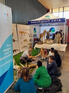 Animation d'un stand lors de la fête de la science à Gap