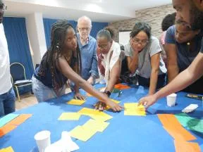 Club des ABC de Guadeloupe en pleine séance de parangonnage