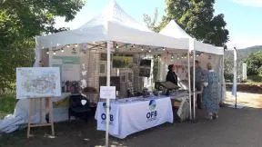 L'OFB tient et anime un stand lors du festival Festwild, en 2024.