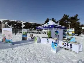 Stand OFB dans la neige de la station superdevoluy pour les sommets du sport