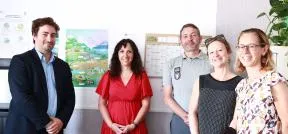 Photo posée de la nouvelle préfète de région accompagnée de la secrétaire générale pour les affaires régionales et des managers OFB