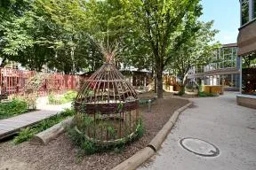 Cour Oasis maternelle Emeriau 15 ème © Laurent Bourgogne / Ville de Paris