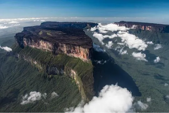 Nuages sur le mont Roraima, Monts Pacaraima, Guyane