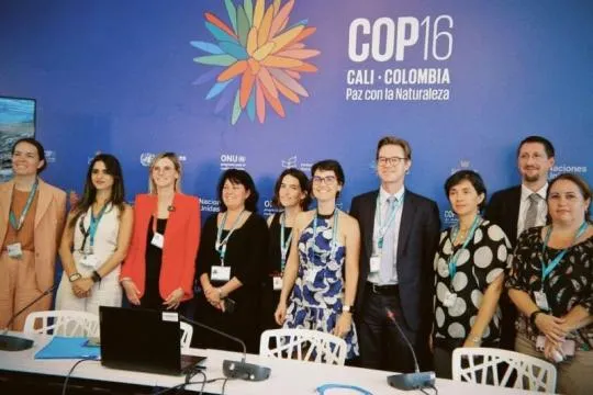 Photo de la délégation française à la COP16 à Cali en Colombie
