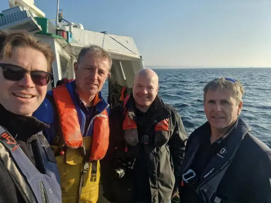 Philippe Perrot, Olivier Thibault et Alain Pibot à bord du Ménestrel